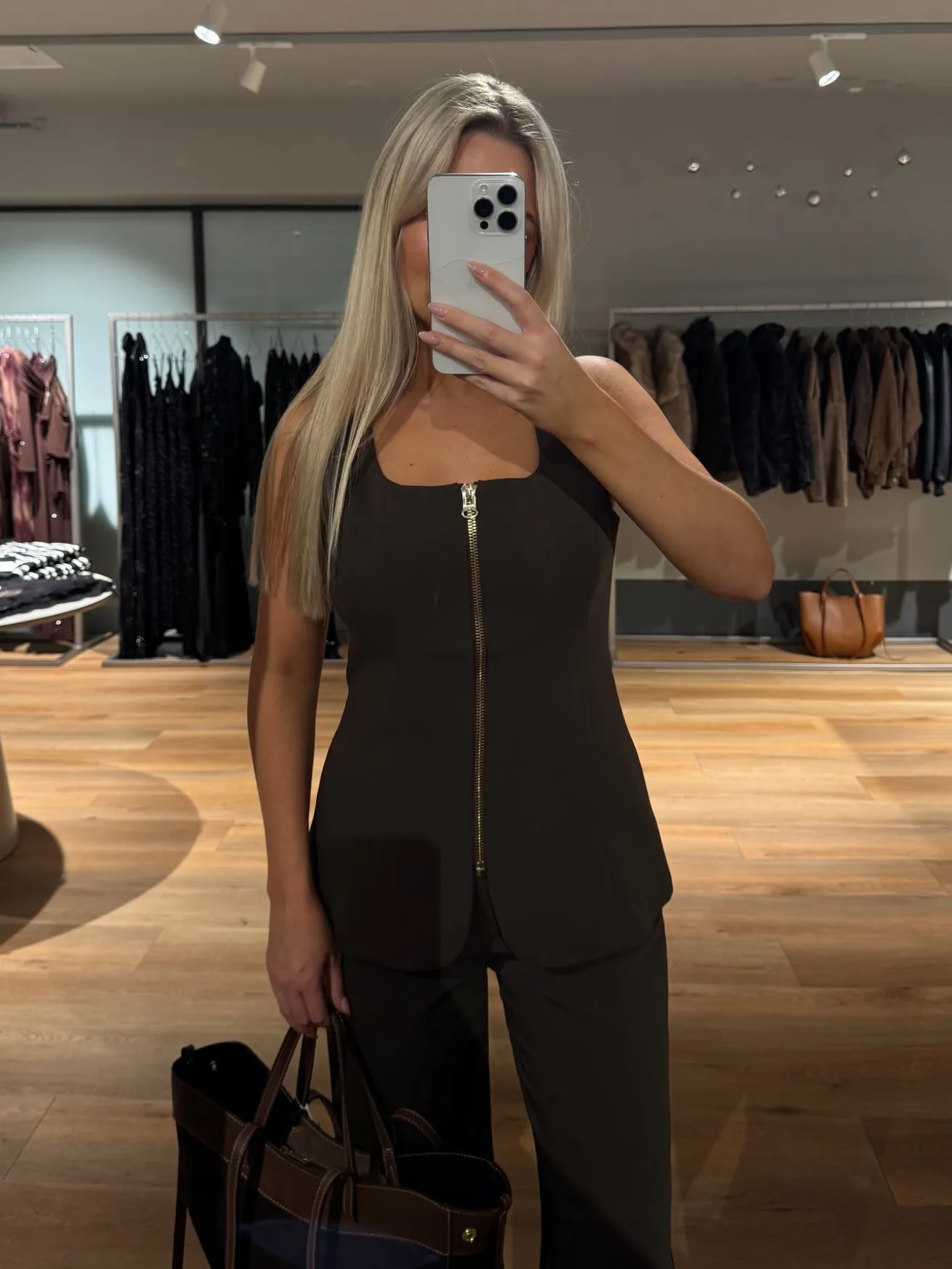 Alicia vest mørkebrun