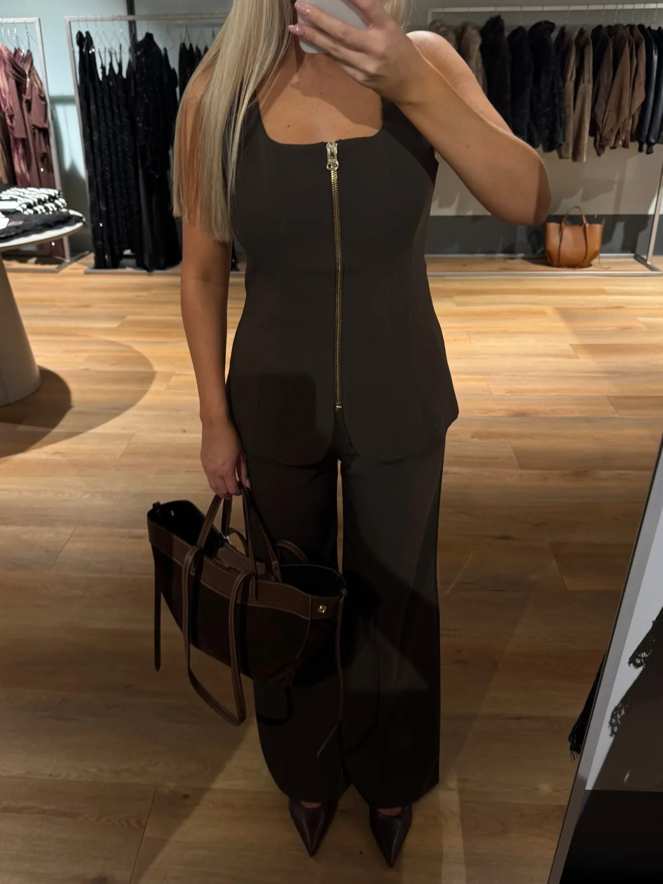 Alicia vest mørkebrun