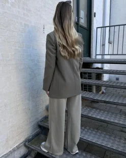 Alma sweatshirt lysebrun