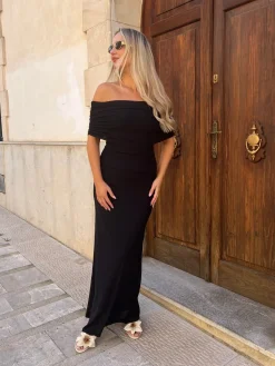 Aria off-shoulder kjole sort