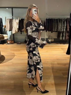 Bella kjole mønstret