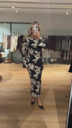 Bella kjole mønstret