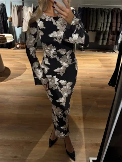 Bella kjole mønstret