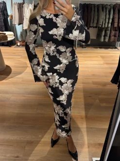 Bella kjole mønstret