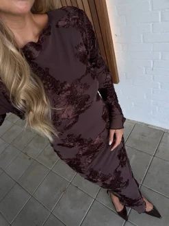 Bella kjole mørkebrun