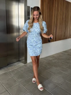 Caroline kjole lyseblå