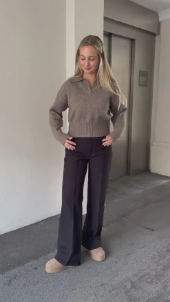 Elina striktrøje brun