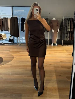 Elisa kjole mørkebrun