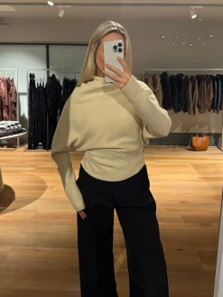 Ella striktrøje creme