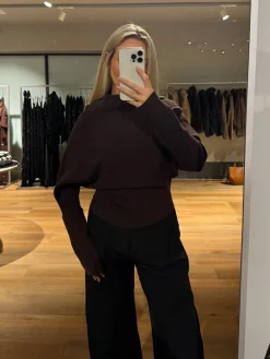 Ella striktrøje mørkebrun