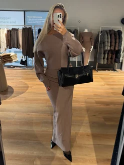 Jenny strikkjole lysebrun