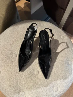 Karla stiletter sort