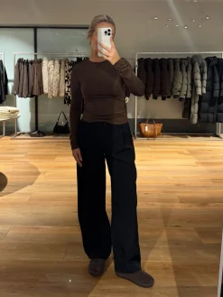 Malou bluse crew neck mørkebrun