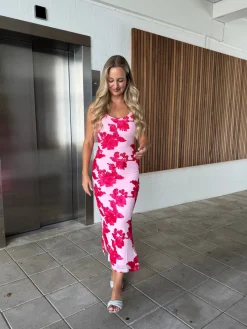 Naomi kjole lyserød