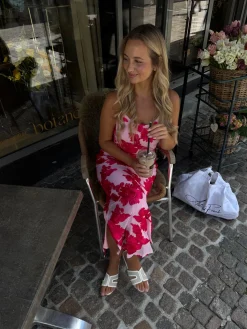 Naomi kjole lyserød