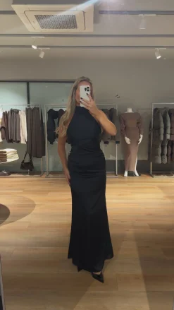 Stephanie kjole sort