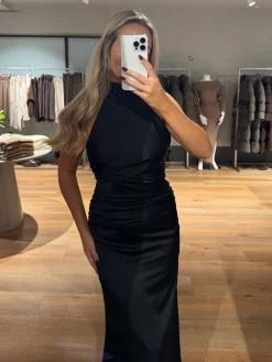 Stephanie kjole sort